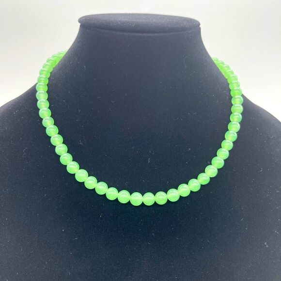 Aventurine Green Necklace - Picture 2 of 4